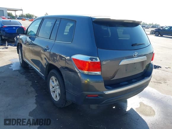✅ 2013 Toyota Highlander • VIN: 5TDZA3EH3DS046672 • Lot: 43298577. Listed on IAAI with 162,596 mi. Free auction sales archive from the USA and detailed vehicle history report at DreamBid. Image 3.