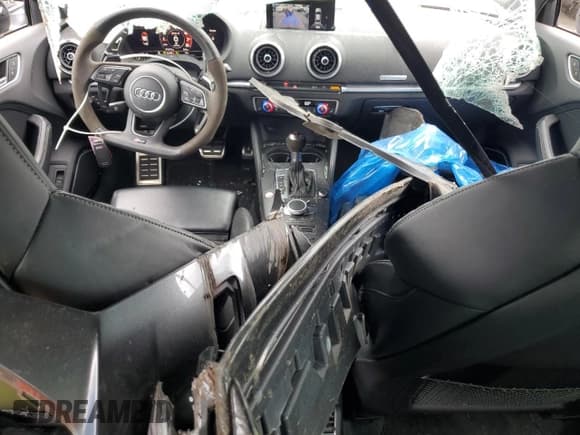 ✅ 2019 Audi RS 3 • VIN: WUABWGFF0KA905110 • Лот: 68926325. Опубликован ранее на Copart с пробегом 61 273 миль. Бесплатный доступ к архиву аукционных продаж из США и подробный отчёт об истории автомобиля на DreamBid. Изображение 8.