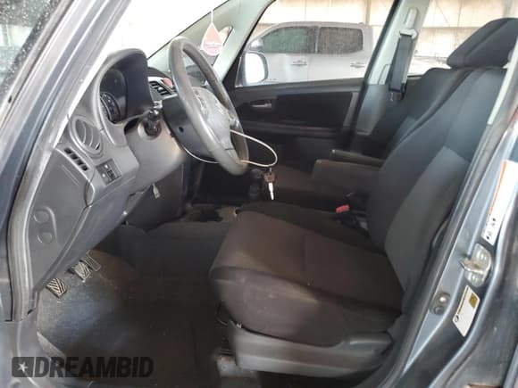 ✅ 2009 Suzuki SX4 Sport FWD • VIN: JS2YC414996202029 • Lot: 44373085. Wystawiony na Copart z przebiegiem 234 545 mil. Bezpłatny archiwum sprzedaży aukcyjnych z USA i szczegółowy raport historii pojazdu na DreamBid. Zdjęcie 7.