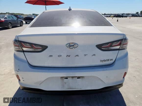 2019 Hyundai Sonata SE z VIN KMHE24L37KA091841, wystawiony jako Copart lot #86101655 z przebiegiem 81 673 mil mil oraz Czysty tytuł • Clean title. Historia ofert i sprzedaży dostępna na DreamBid. Obrazek 6.