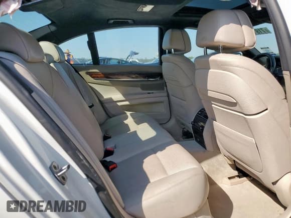 ✅ 2015 BMW 7 Series 750i • VIN: WBAYA8C51FG197604 • Lot: 71919285. Listed on Copart with 165,914 mi. Free auction sales archive from the USA and detailed vehicle history report at DreamBid. Image 10.
