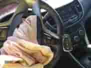 2021 Chevrolet Trax LT z VIN KL7CJLSB1MB324480, wystawiony jako IAAI lot #43222826 z przebiegiem 91 008 mil mil oraz . Historia ofert i sprzedaży dostępna na DreamBid. Obrazek 11.