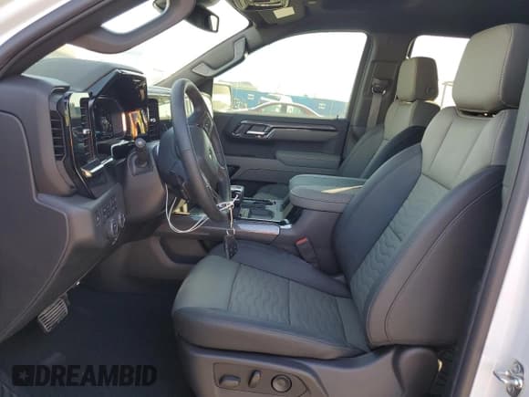 ✅ 2025 Chevrolet Silverado 1500 • VIN: 3GCUKHE88SG155418 • Лот: 43241485. Опубликован ранее на Copart с пробегом 471 миль. Бесплатный доступ к архиву аукционных продаж из США и подробный отчёт об истории автомобиля на DreamBid. Изображение 7.