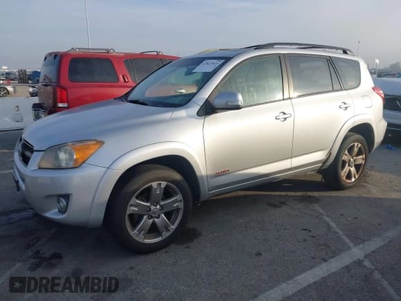 ✅ 2010 Toyota RAV4 Sport • VIN: JTMWF4DV7A5024466 • Lot: 43821814. Listed on IAAI with 205,280 mi. Free auction sales archive from the USA and detailed vehicle history report at DreamBid. Image 2.