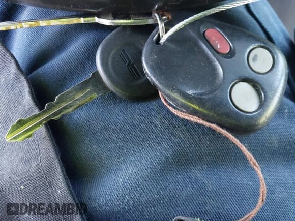 ✅ 2005 Chevrolet Equinox LT • VIN: 2CNDL73F556195413 • Лот: 41612822. Опубликован ранее на IAAI с пробегом 209 058 миль. Бесплатный доступ к архиву аукционных продаж из США и подробный отчёт об истории автомобиля на DreamBid. Изображение 11.