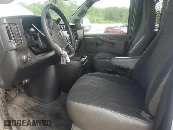 ✅ 2018 GMC Savana Cargo • VIN: 1GTW7AFG8J1909504 • Lot: 64459495. Listed on Copart with 312,228 mi. Free auction sales archive from the USA and detailed vehicle history report at DreamBid. Image 7.