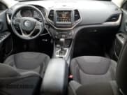 ✅ 2015 Jeep Cherokee Latitude • VIN: 1C4PJMCSXFW765268 • Лот: 91234555. Опубликован ранее на Copart с пробегом 108 395 миль. Бесплатный доступ к архиву аукционных продаж из США и подробный отчёт об истории автомобиля на DreamBid. Изображение 8.