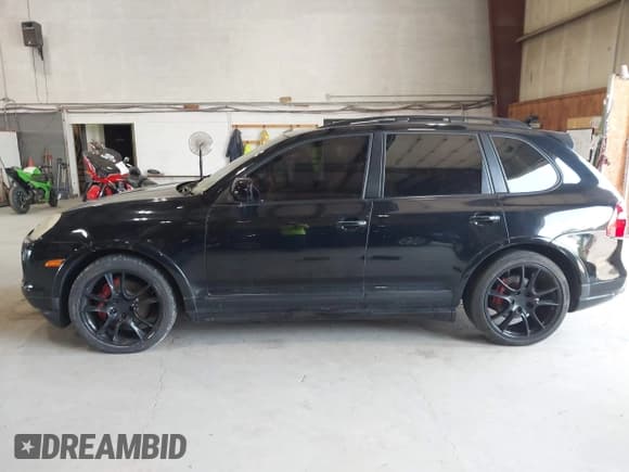 ✅ 2009 Porsche Cayenne GTS • VIN: WP1AD29P49LA60300 • Lot: 42848611. Wystawiony na IAAI z przebiegiem Nie podano. Bezpłatny archiwum sprzedaży aukcyjnych z USA i szczegółowy raport historii pojazdu na DreamBid. Zdjęcie 14.