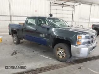 ✅ 2018 Chevrolet Silverado 2500HD Work Truck • VIN: 1GC1KUEG6JF257884 • Лот: 42516942. Опубликован ранее на IAAI с пробегом 275 479 миль. Бесплатный доступ к архиву аукционных продаж из США и подробный отчёт об истории автомобиля на DreamBid. Изображение 1.