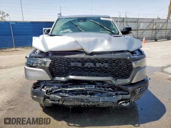 2025 Ram 1500 Rebel z VIN 1C6SRFLP0SN570460, wystawiony jako Copart lot #60926435 z przebiegiem 35 584 mil mil oraz Czysty tytuł • Clean title. Historia ofert i sprzedaży dostępna na DreamBid. Obrazek 5.