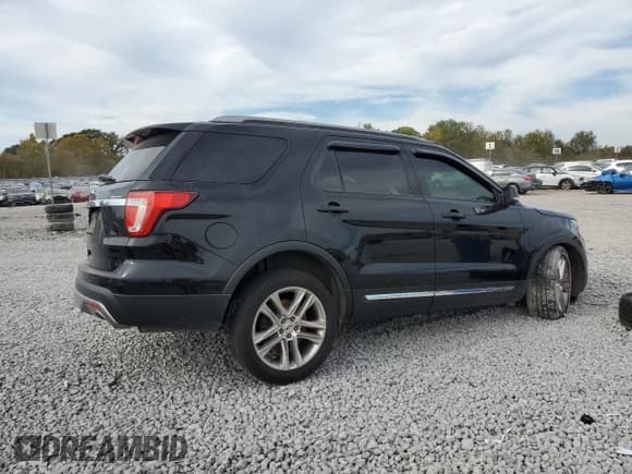 ✅ 2017 Ford Explorer XLT • VIN: 1FM5K7D89HGB89545 • Лот: 90124505. Опубликован ранее на Copart с пробегом 106 976 миль. Бесплатный доступ к архиву аукционных продаж из США и подробный отчёт об истории автомобиля на DreamBid. Изображение 3.