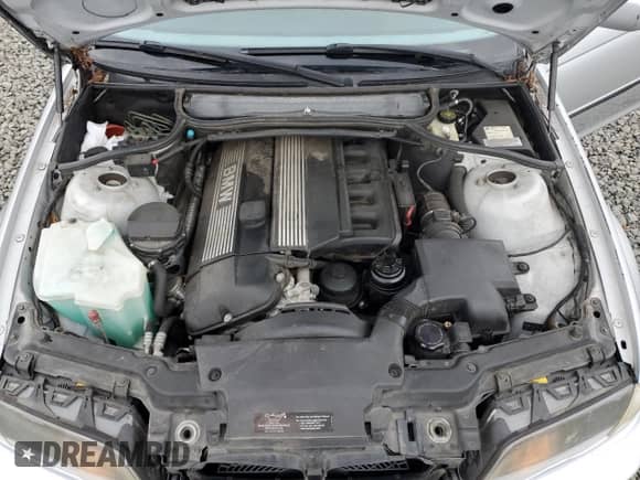 2000 BMW 3 Series 323i with VIN WBAAM3338YFP66290, listed as a Copart auction lot 41625645 with 76,709 mi miles and Salvage title. Bid and sale history available at DreamBid. Image 11.