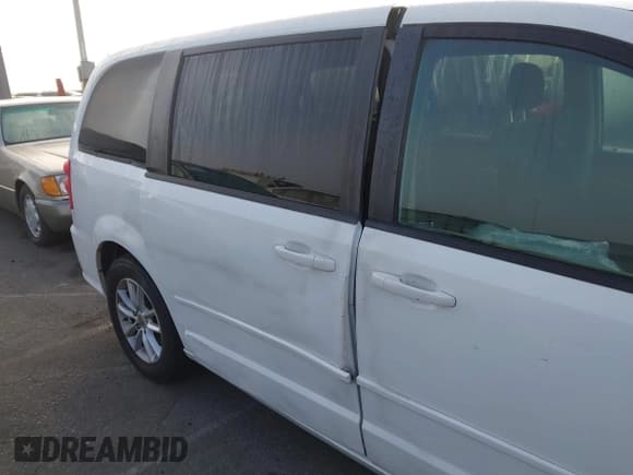 ✅ 2017 Dodge Grand Caravan SE Plus • VIN: 2C4RDGBG5HR606622 • Lot: 43661801. Wystawiony na IAAI z przebiegiem 156 157 mil. Bezpłatny archiwum sprzedaży aukcyjnych z USA i szczegółowy raport historii pojazdu na DreamBid. Zdjęcie 6.