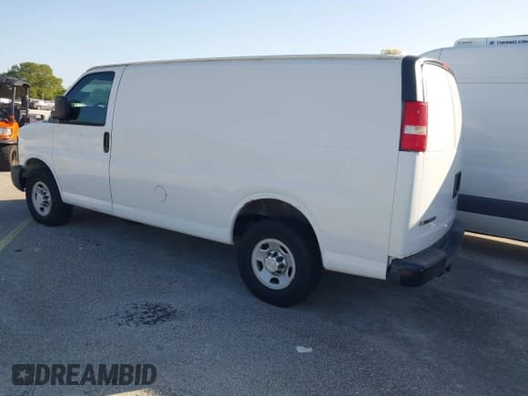 ✅ 2015 Chevrolet Express Cargo • VIN: 1GCWGFCF0F1109375 • Lot: 42768290. Wystawiony na IAAI z przebiegiem 41 577 mil. Bezpłatny archiwum sprzedaży aukcyjnych z USA i szczegółowy raport historii pojazdu na DreamBid. Zdjęcie 3.