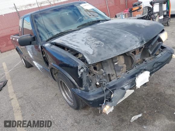 ✅ 2000 Chevrolet S-10 LS • VIN: 1GCCS19W2Y8170281 • Лот: 41687414. Опубликован ранее на IAAI с пробегом 186 332 миль. Бесплатный доступ к архиву аукционных продаж из США и подробный отчёт об истории автомобиля на DreamBid. Изображение 6.