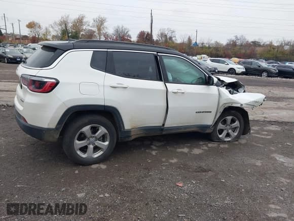 ✅ 2018 Jeep Compass Latitude • VIN: 3C4NJDBB6JT246497 • Лот: 43748916. Опубликован ранее на IAAI с пробегом 94 354 миль. Бесплатный доступ к архиву аукционных продаж из США и подробный отчёт об истории автомобиля на DreamBid. Изображение 4.