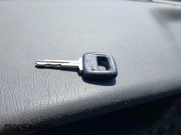 ✅ 1995 Volvo 850 • VIN: YV1LS5513S1210475 • Lot: 43213627. Listed on IAAI with 214,867 mi. Free auction sales archive from the USA and detailed vehicle history report at DreamBid. Image 11.