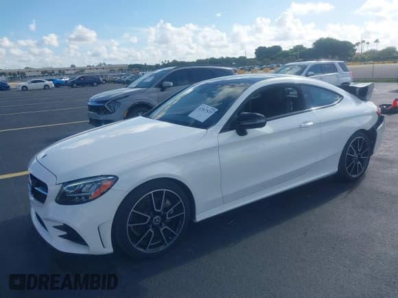 ✅ 2021 Mercedes-Benz C 300 • VIN: W1KWJ8DB9MG065062 • Lot: 42567825. Wystawiony na IAAI z przebiegiem 38 835 mil. Bezpłatny archiwum sprzedaży aukcyjnych z USA i szczegółowy raport historii pojazdu na DreamBid. Zdjęcie 2.
