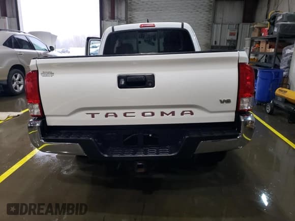 ✅ 2017 Toyota Tacoma SR5 • VIN: 5TFRZ5CN0HX021838 • Лот: 51453705. Опубликован ранее на Copart с пробегом 121 025 миль. Бесплатный доступ к архиву аукционных продаж из США и подробный отчёт об истории автомобиля на DreamBid. Изображение 6.