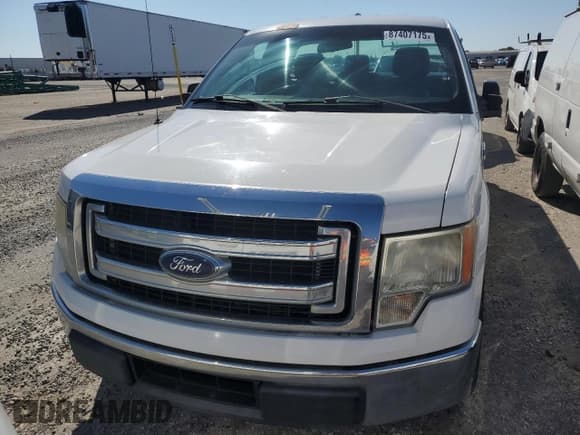 ✅ 2014 Ford F-150 XL • VIN: 1FTNF1CF5EKD17536 • Lot: 87407175. Listed on Copart with 207,064 mi. Free auction sales archive from the USA and detailed vehicle history report at DreamBid. Image 5.