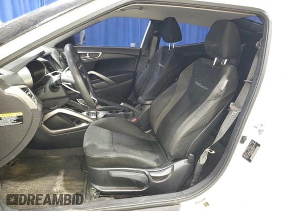 ✅ 2013 Hyundai Veloster w/Black Int • VIN: KMHTC6AD5DU093665 • Lot: 83875924. Wystawiony na Copart z przebiegiem 127 475 mil. Bezpłatny archiwum sprzedaży aukcyjnych z USA i szczegółowy raport historii pojazdu na DreamBid. Zdjęcie 7.