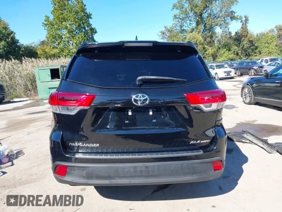 ✅ 2019 Toyota Highlander SE • VIN: 5TDJZRFH9KS622298 • Lot: 43445891. Wystawiony na IAAI z przebiegiem 65 486 mil. Bezpłatny archiwum sprzedaży aukcyjnych z USA i szczegółowy raport historii pojazdu na DreamBid. Zdjęcie 16.
