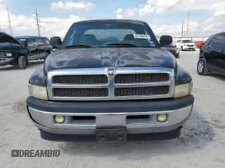 2001 Dodge 1500 z VIN 3B7HC13Z51G771318, wystawiony jako Copart lot #69785474 z przebiegiem 180 492 mil mil oraz Czysty tytuł • Clean title. Historia ofert i sprzedaży dostępna na DreamBid. Obrazek 5.