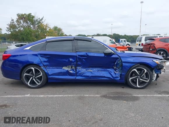 ✅ 2021 Honda Accord Sport • VIN: 1HGCV1F34MA100495 • Lot: 43293683. Wystawiony na IAAI z przebiegiem 40 721 mil. Bezpłatny archiwum sprzedaży aukcyjnych z USA i szczegółowy raport historii pojazdu na DreamBid. Zdjęcie 13.