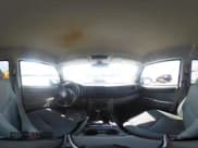 ✅ 2007 Jeep Commander Sport • VIN: 1J8HG48K67C633860 • Lot: 42670080. Wystawiony na IAAI z przebiegiem 227 412 mil. Bezpłatny archiwum sprzedaży aukcyjnych z USA i szczegółowy raport historii pojazdu na DreamBid. Zdjęcie 18.