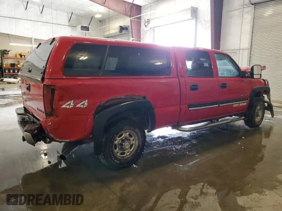 2005 Chevrolet Silverado 2500HD LT with VIN 1GCHK23275F806945, listed as a Copart auction lot 59150485 with 310,657 mi miles and Salvage title. Bid and sale history available at DreamBid. Image 3.