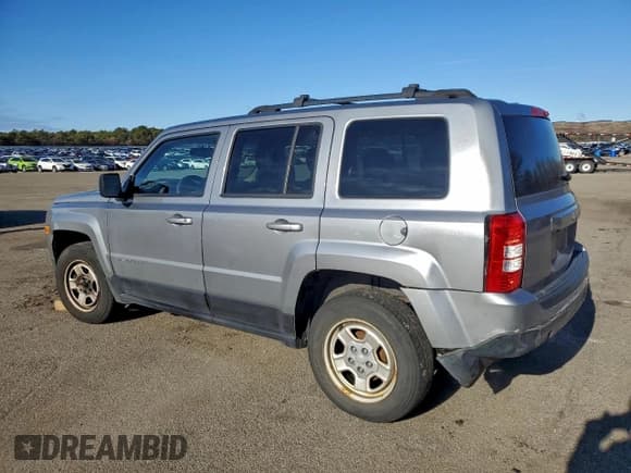 ✅ 2016 Jeep Patriot Sport • VIN: 1C4NJPBA9GD670361 • Lot: 95198645. Listed on Copart with 144,175 mi. Free auction sales archive from the USA and detailed vehicle history report at DreamBid. Image 2.