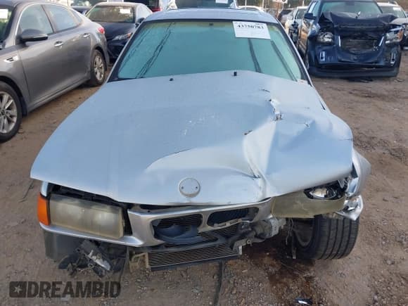 ✅ 1997 BMW 3 Series • VIN: WBSCD0327VEE12002 • Лот: 43750783. Опубликован ранее на IAAI с пробегом 195 082 миль. Бесплатный доступ к архиву аукционных продаж из США и подробный отчёт об истории автомобиля на DreamBid. Изображение 6.