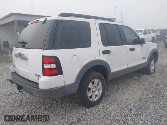 ✅ 2006 Ford Explorer XLT • VIN: 1FMEU73806UB54242 • Lot: 42408147. Listed on IAAI with Not provided. Free auction sales archive from the USA and detailed vehicle history report at DreamBid. Image 4.