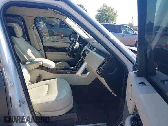 ✅ 2020 Land Rover Range Rover • VIN: SALGS5SE2LA404133 • Lot: 42973630. Listed on IAAI with 127,877 mi. Free auction sales archive from the USA and detailed vehicle history report at DreamBid. Image 5.