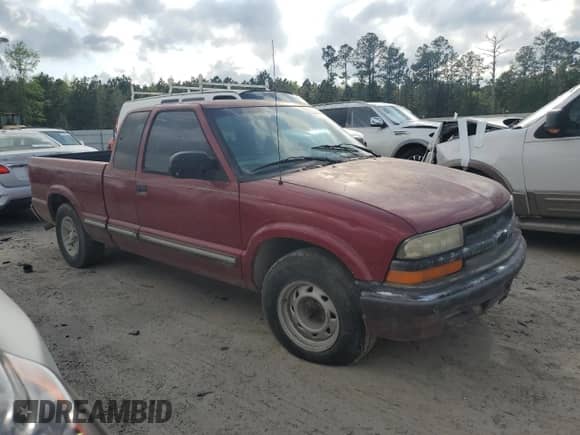 2001 Chevrolet S-10 LS z VIN 1GCCS19W318109902, wystawiony jako Copart lot #48456715 z przebiegiem 225 664 mil mil oraz Czysty tytuł • Clean title. Historia ofert i sprzedaży dostępna na DreamBid. Obrazek 4.