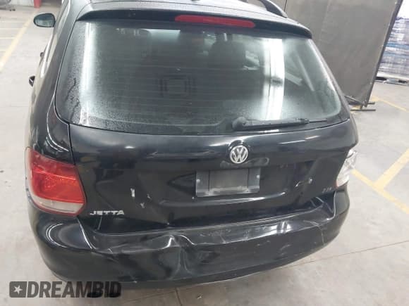 ✅ 2014 Volkswagen Jetta TDI w/Sunroof • VIN: 3VWPL7AJ2EM608433 • Lot: 43769222. Wystawiony na IAAI z przebiegiem 193 598 mil. Bezpłatny archiwum sprzedaży aukcyjnych z USA i szczegółowy raport historii pojazdu na DreamBid. Zdjęcie 6.