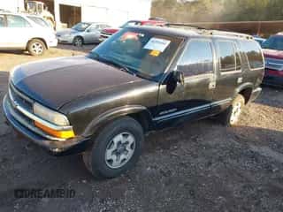 2002 Chevrolet Blazer LS with VIN 1GNDT13W92K208195, listed as a IAAI auction lot 41252604 with 141,235 mi miles and . Bid and sale history available at DreamBid. Image 2.