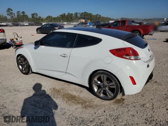 ✅ 2012 Hyundai Veloster w/Red Int • VIN: KMHTC6AD8CU054079 • Lot: 77586954. Wystawiony na Copart z przebiegiem Nie podano. Bezpłatny archiwum sprzedaży aukcyjnych z USA i szczegółowy raport historii pojazdu na DreamBid. Zdjęcie 2.