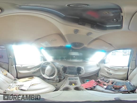 ✅ 2001 Ford Expedition Eddie Bauer • VIN: 1FMPU18L11LA69914 • Lot: 65887204. Wystawiony na Copart z przebiegiem Nie podano. Bezpłatny archiwum sprzedaży aukcyjnych z USA i szczegółowy raport historii pojazdu na DreamBid. Zdjęcie 13.