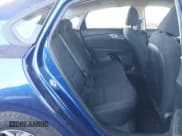 ✅ 2021 Kia Forte LXS • VIN: 3KPF24AD4ME304832 • Lot: 43526030. Wystawiony na IAAI z przebiegiem 112 077 mil. Bezpłatny archiwum sprzedaży aukcyjnych z USA i szczegółowy raport historii pojazdu na DreamBid. Zdjęcie 8.