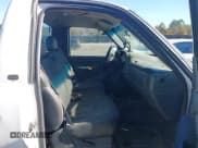 ✅ 2001 Chevrolet Silverado 1500 • VIN: 1GCEK14WX1Z158914 • Lot: 43658788. Wystawiony na IAAI z przebiegiem Nie podano. Bezpłatny archiwum sprzedaży aukcyjnych z USA i szczegółowy raport historii pojazdu na DreamBid. Zdjęcie 5.