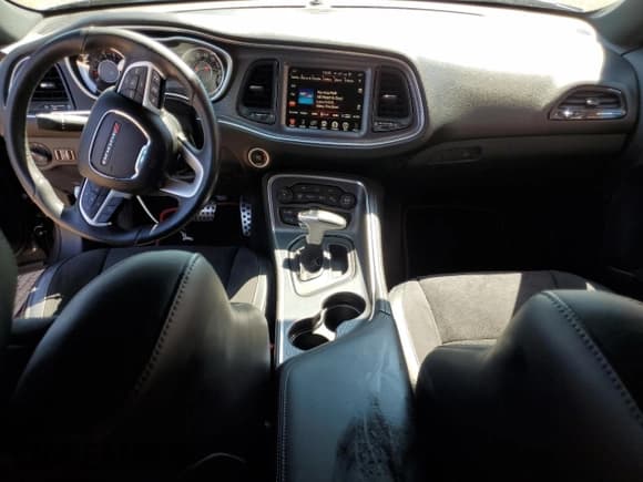 ✅ 2015 Dodge Challenger R/T Scat Pack • VIN: 2C3CDZFJ8FH892853 • Lot: 65788783. Wystawiony na Copart z przebiegiem 36 917 mil. Bezpłatny archiwum sprzedaży aukcyjnych z USA i szczegółowy raport historii pojazdu na DreamBid. Zdjęcie 8.