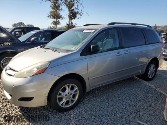 ✅ 2006 Toyota Sienna LE • VIN: 5TDBA23C46S058495 • Лот: 80939525. Опубликован ранее на Copart с пробегом 234 217 миль. Бесплатный доступ к архиву аукционных продаж из США и подробный отчёт об истории автомобиля на DreamBid. Изображение 1.