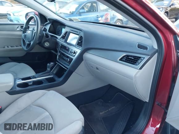 ✅ 2016 Hyundai Sonata Eco • VIN: 5NPE24AA1GH422418 • Лот: 43643691. Опубликован ранее на IAAI с пробегом 197 855 миль. Бесплатный доступ к архиву аукционных продаж из США и подробный отчёт об истории автомобиля на DreamBid. Изображение 5.