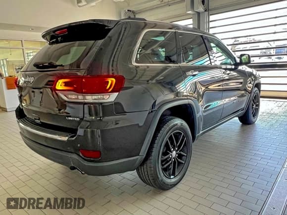 ✅ 2017 Jeep Grand Cherokee Limited • VIN: 1C4RJFBGXHC861214 • Лот: 96277665. Опубликован ранее на Copart с пробегом 98 685 миль. Бесплатный доступ к архиву аукционных продаж из США и подробный отчёт об истории автомобиля на DreamBid. Изображение 4.