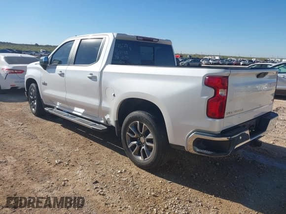 ✅ 2019 Chevrolet Silverado 1500 LT • VIN: 3GCPWCED3KG184679 • Lot: 43575622. Wystawiony na IAAI z przebiegiem 113 897 mil. Bezpłatny archiwum sprzedaży aukcyjnych z USA i szczegółowy raport historii pojazdu na DreamBid. Zdjęcie 3.