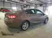 ✅ 2019 Chevrolet Cruze LS • VIN: 1G1BC5SM8K7113047 • Lot: 86178295. Wystawiony na Copart z przebiegiem 112 030 mil. Bezpłatny archiwum sprzedaży aukcyjnych z USA i szczegółowy raport historii pojazdu na DreamBid. Zdjęcie 3.