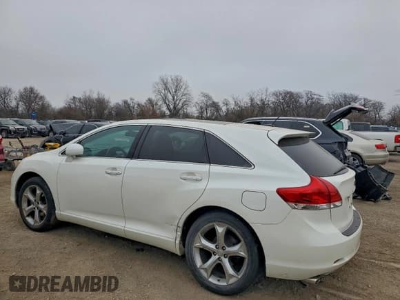 ✅ 2010 Toyota Venza • VIN: 4T3BK3BB8AU029309 • Lot: 94111235. Listed on Copart with 186,994 mi. Free auction sales archive from the USA and detailed vehicle history report at DreamBid. Image 2.