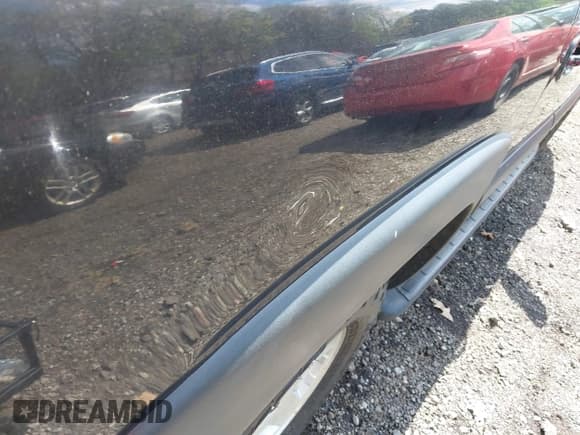 ✅ 2004 Chevrolet Suburban LS • VIN: 1GNFK16Z04J164064 • Lot: 42203864. Listed on IAAI with 215,709 mi. Free auction sales archive from the USA and detailed vehicle history report at DreamBid. Image 14.