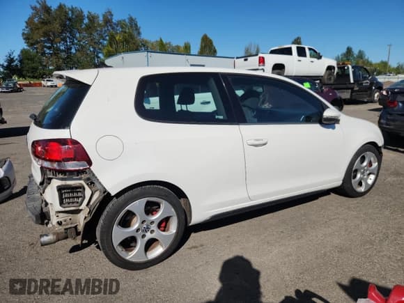 ✅ 2010 Volkswagen Golf GTI • VIN: WVWFV7AJ1AW392237 • Lot: 81153835. Wystawiony na Copart z przebiegiem 141 914 mil. Bezpłatny archiwum sprzedaży aukcyjnych z USA i szczegółowy raport historii pojazdu na DreamBid. Zdjęcie 3.